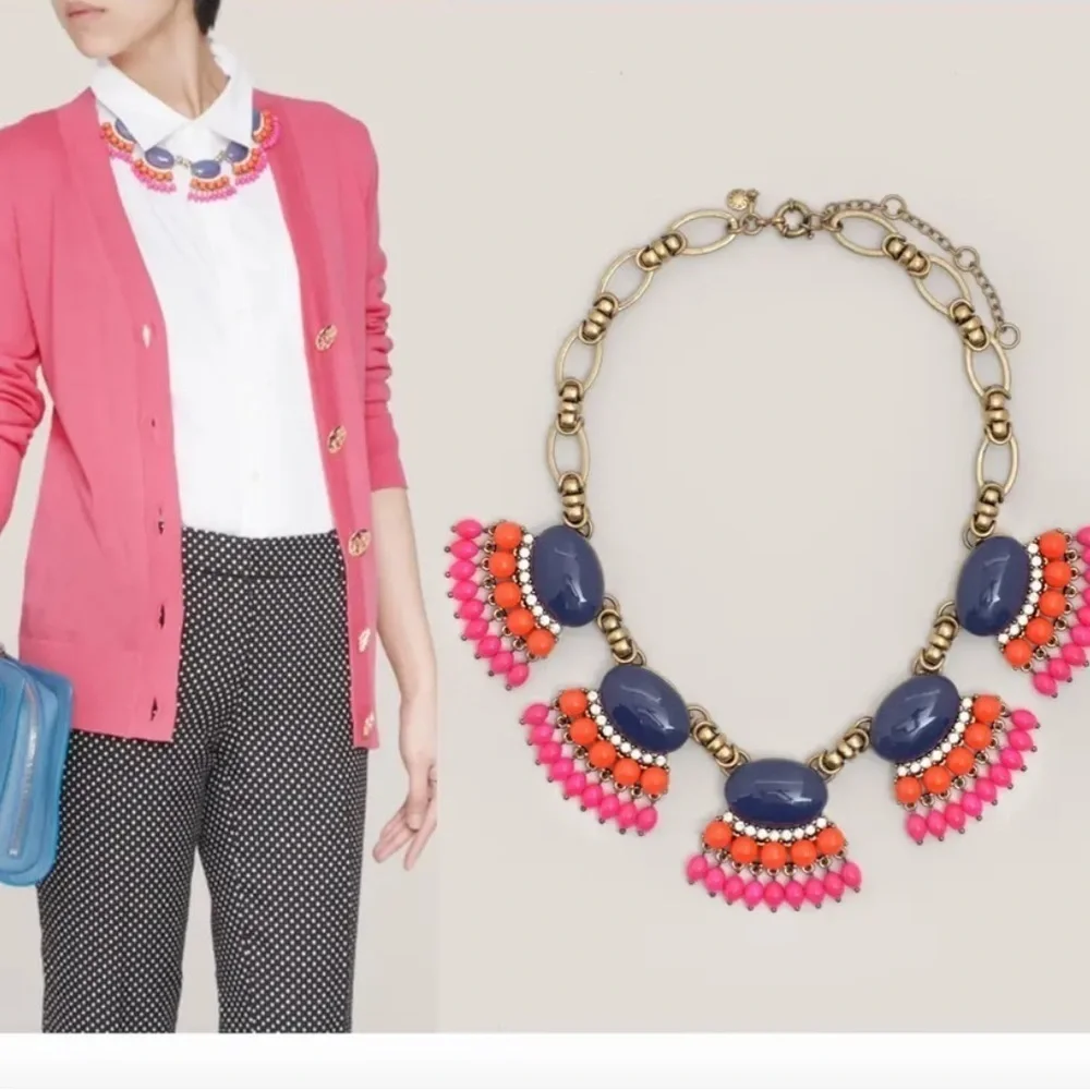 J CREW Fan Fringe statement Necklace Vibrant Fuchsia (Main Line‎ collection)